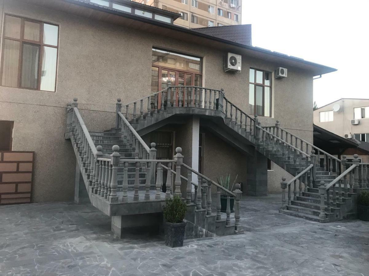 Eridana Hotel Yerevan Ngoại thất bức ảnh